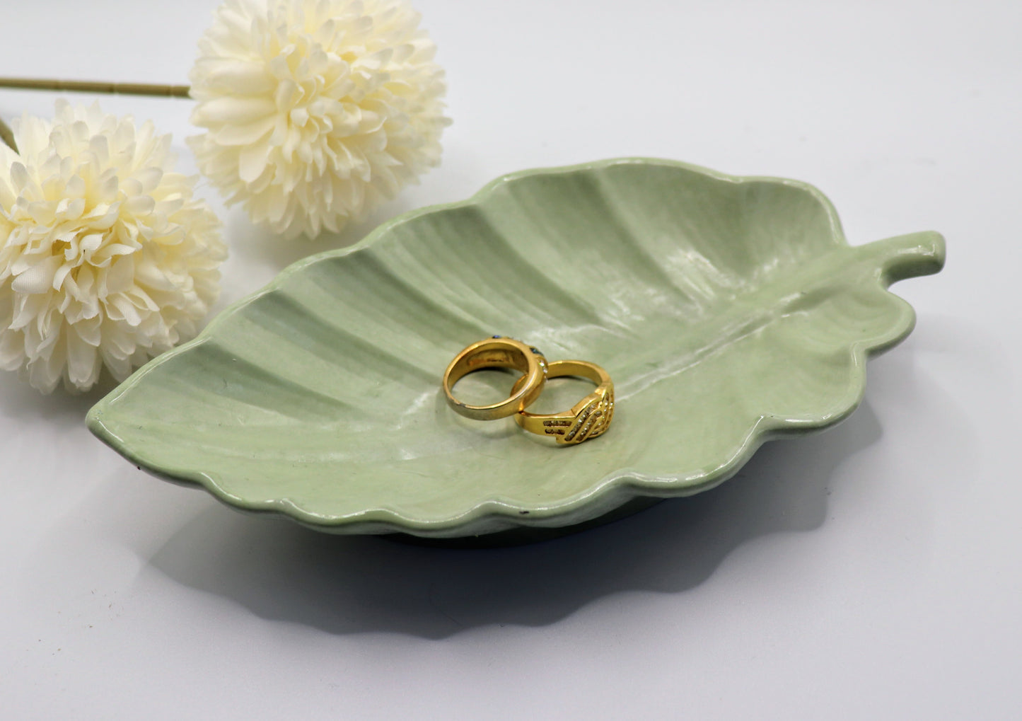 Leaf trinket tray