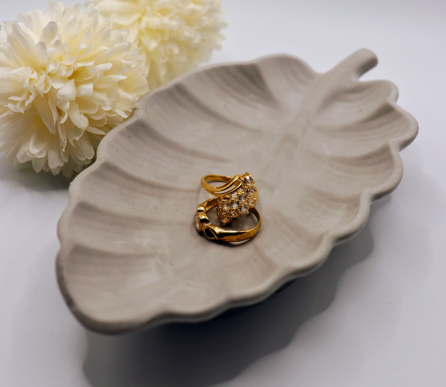 Leaf trinket tray